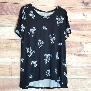 Short sleeve scoop neck tee